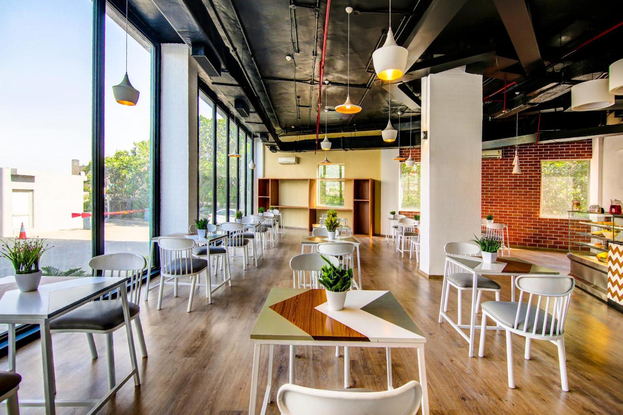 Sunday Hotel Chandigarh Zirakpur Εξωτερικό φωτογραφία