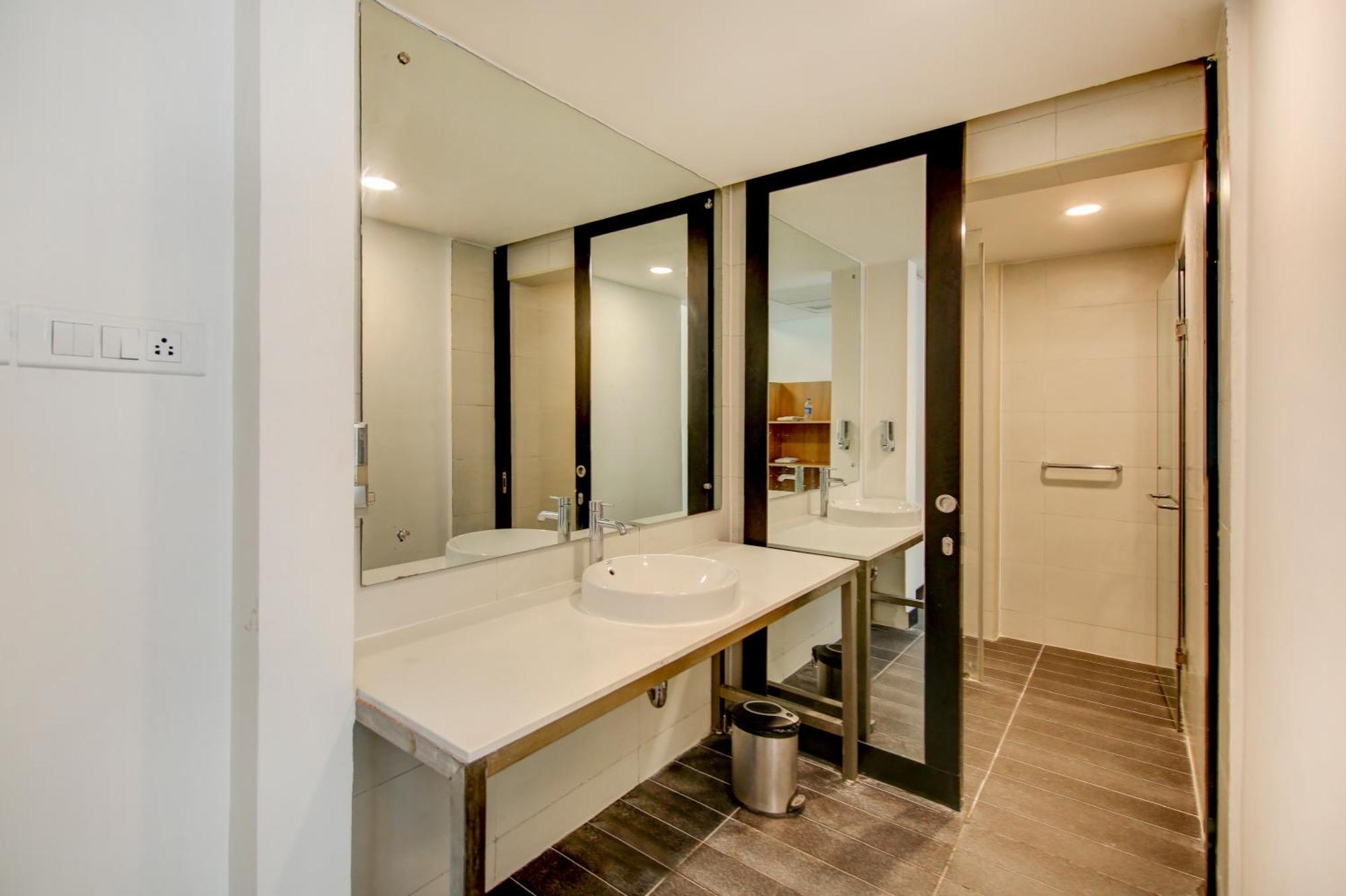 Sunday Hotel Chandigarh Zirakpur Εξωτερικό φωτογραφία
