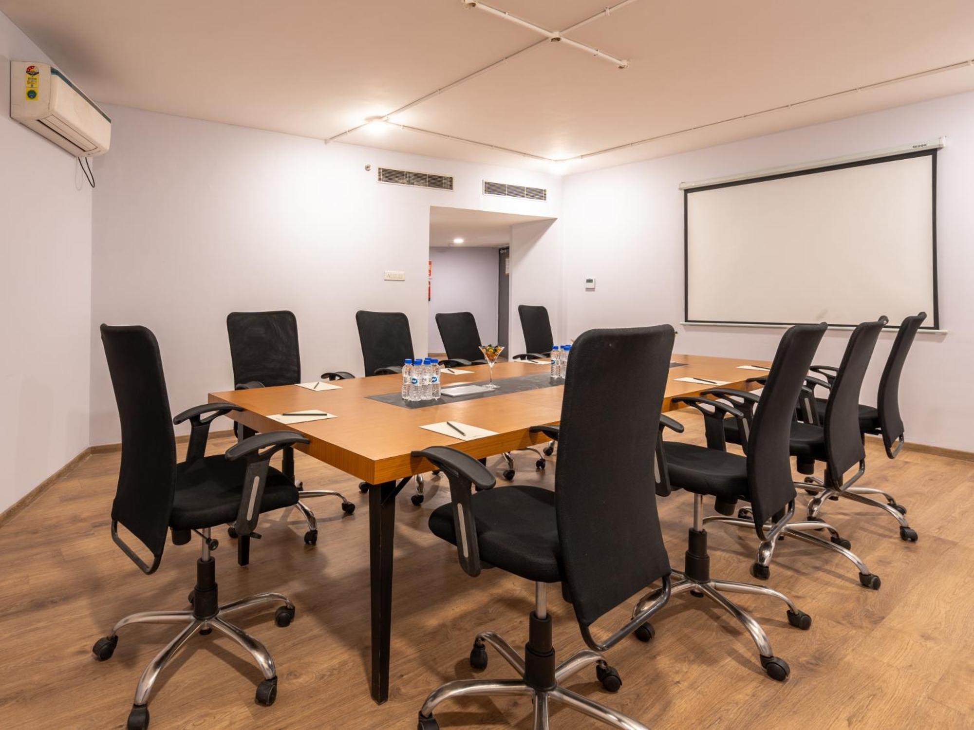 Sunday Hotel Chandigarh Zirakpur Εξωτερικό φωτογραφία
