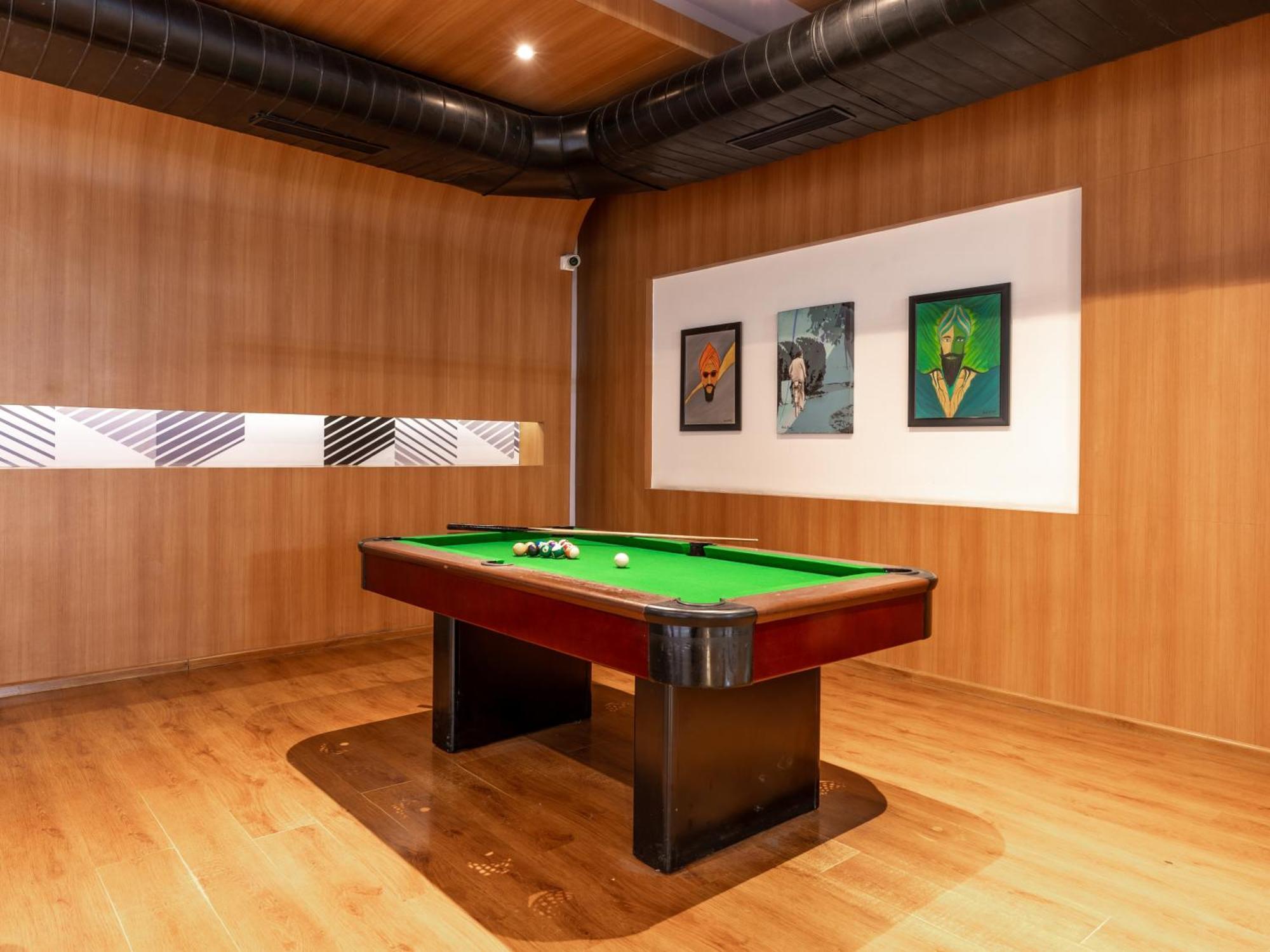 Sunday Hotel Chandigarh Zirakpur Εξωτερικό φωτογραφία