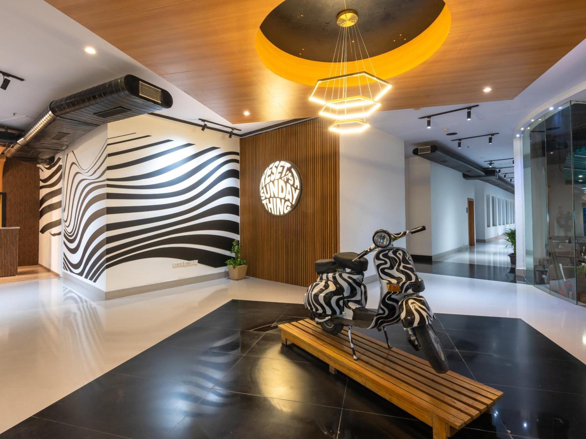 Sunday Hotel Chandigarh Zirakpur Εξωτερικό φωτογραφία