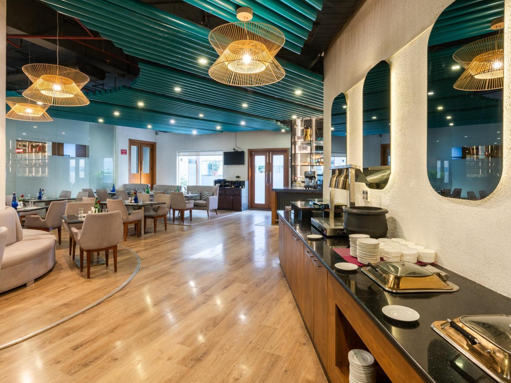 Sunday Hotel Chandigarh Zirakpur Εξωτερικό φωτογραφία
