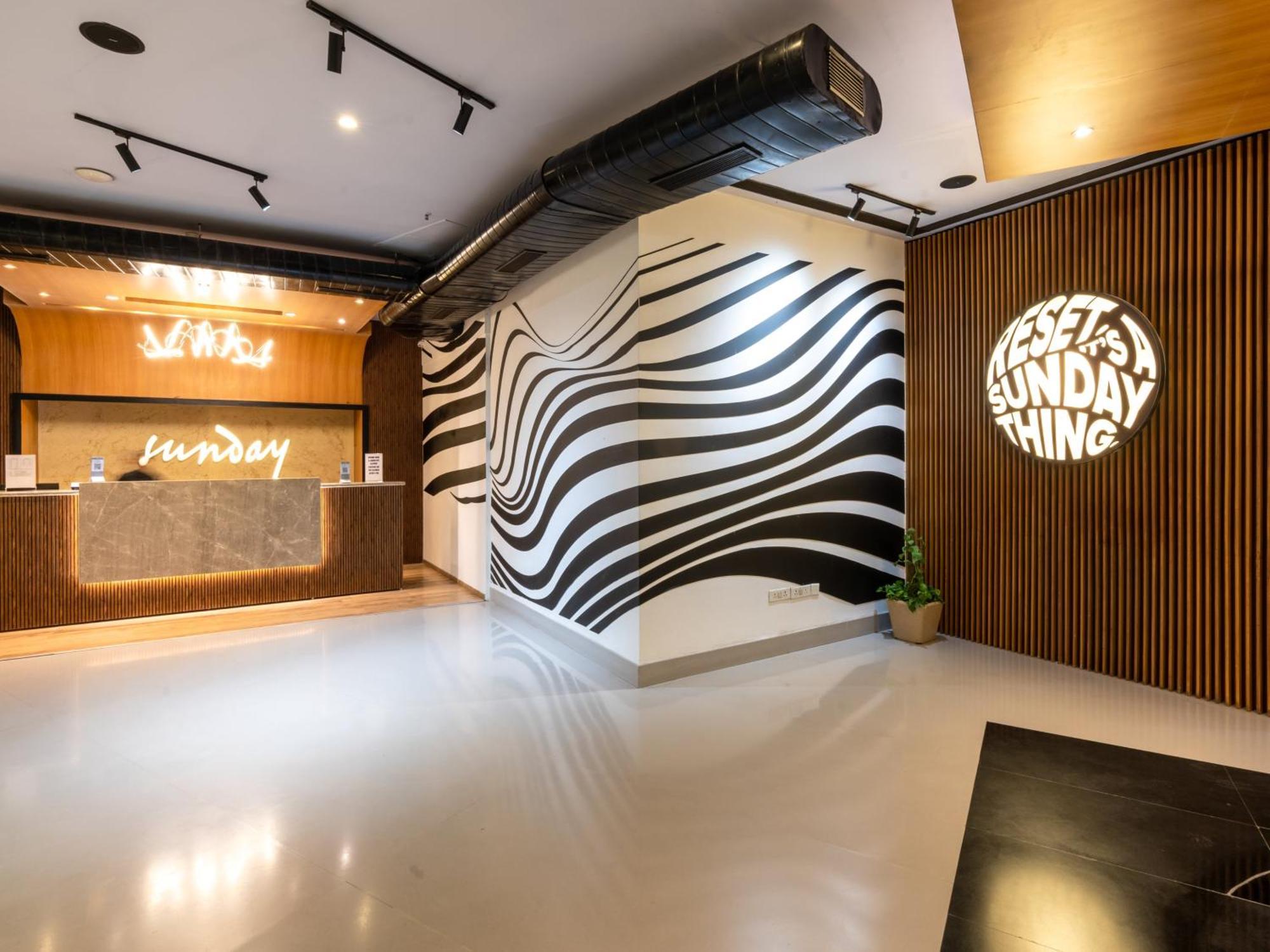 Sunday Hotel Chandigarh Zirakpur Εξωτερικό φωτογραφία