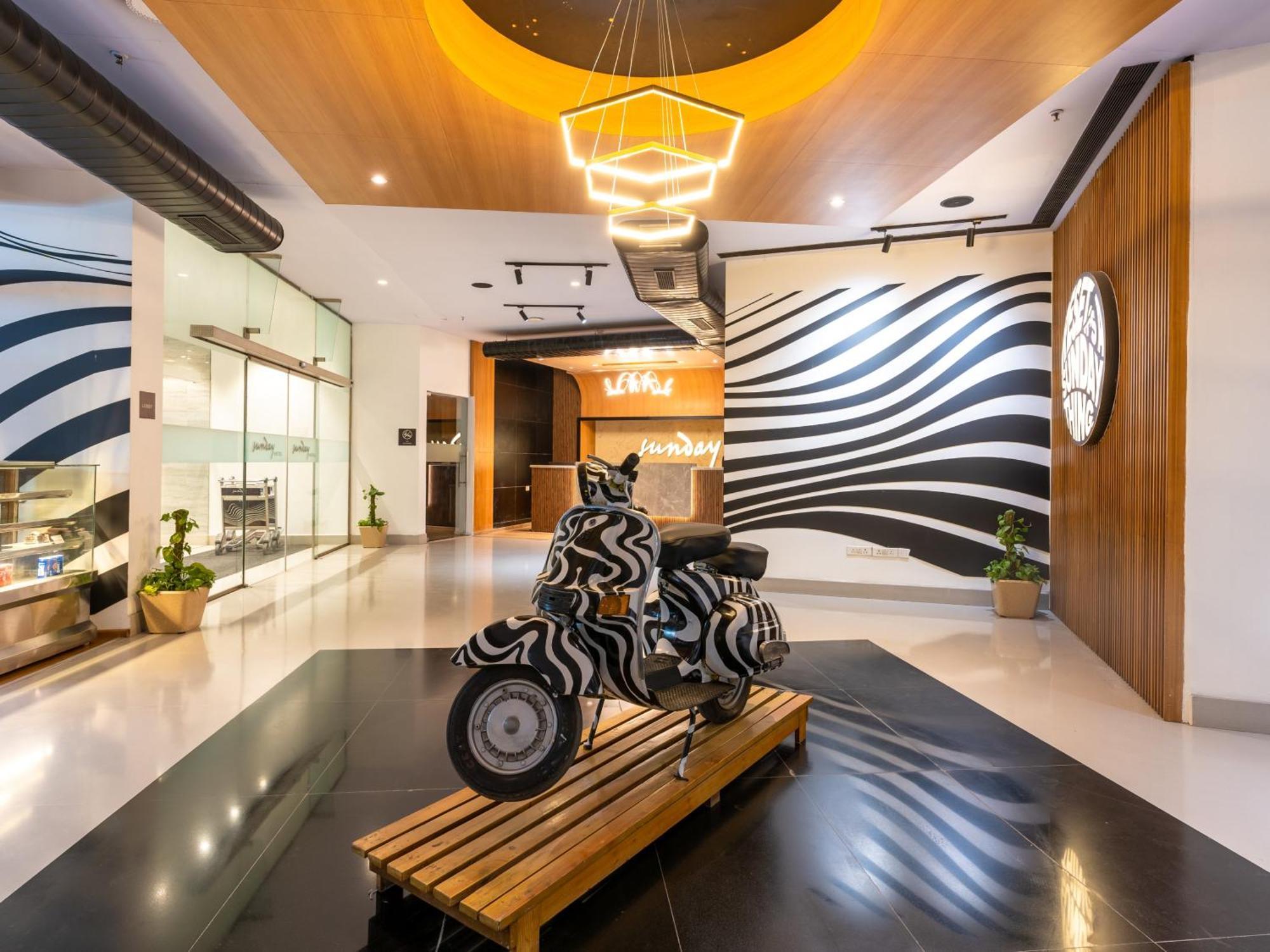 Sunday Hotel Chandigarh Zirakpur Εξωτερικό φωτογραφία