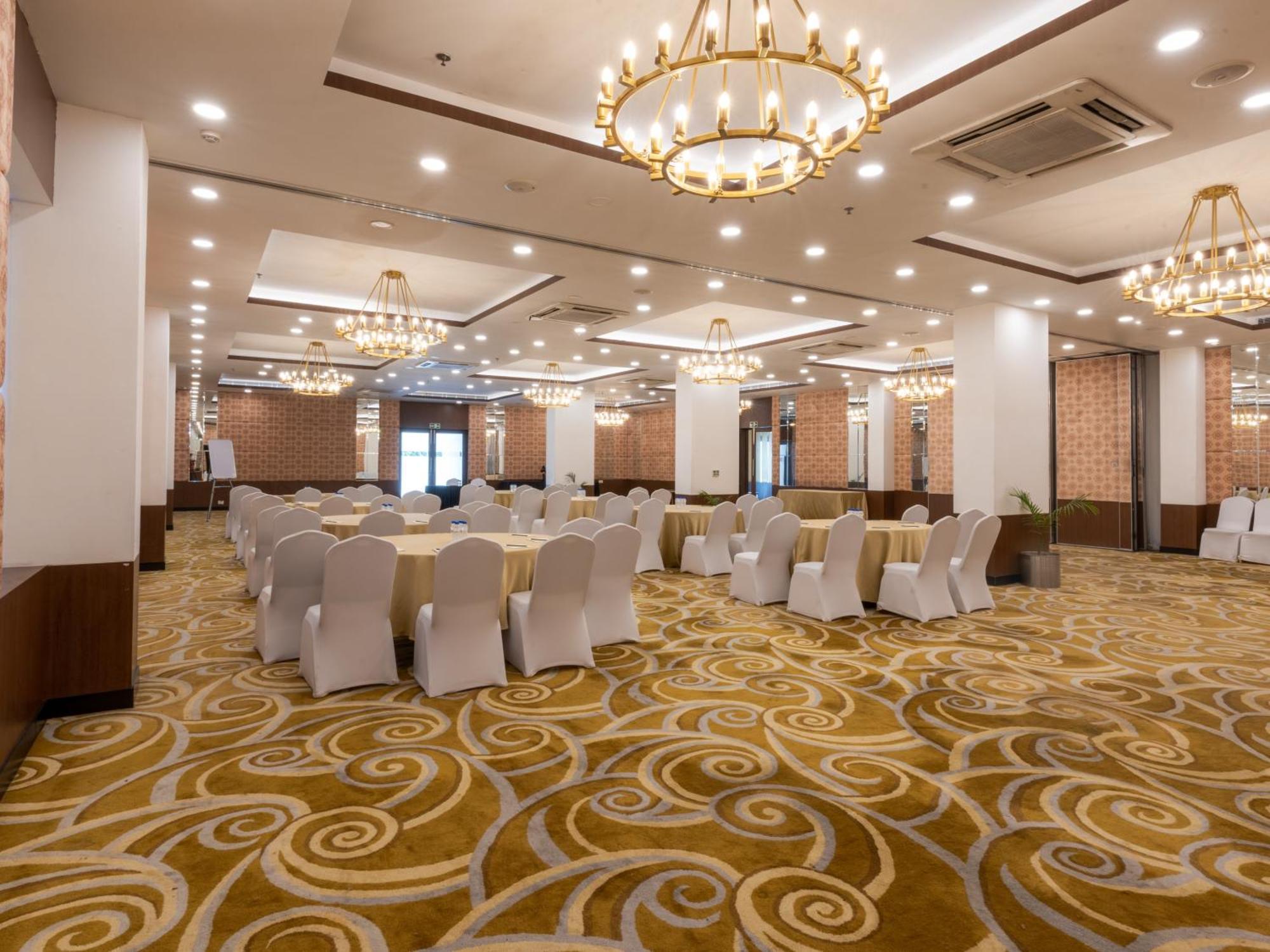 Sunday Hotel Chandigarh Zirakpur Εξωτερικό φωτογραφία